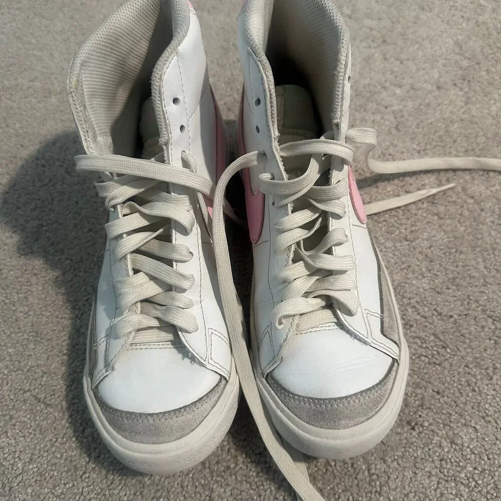 Girls Nike Blazer Mid '77 sneakers Summit White Pink Foam size 4.5 Y